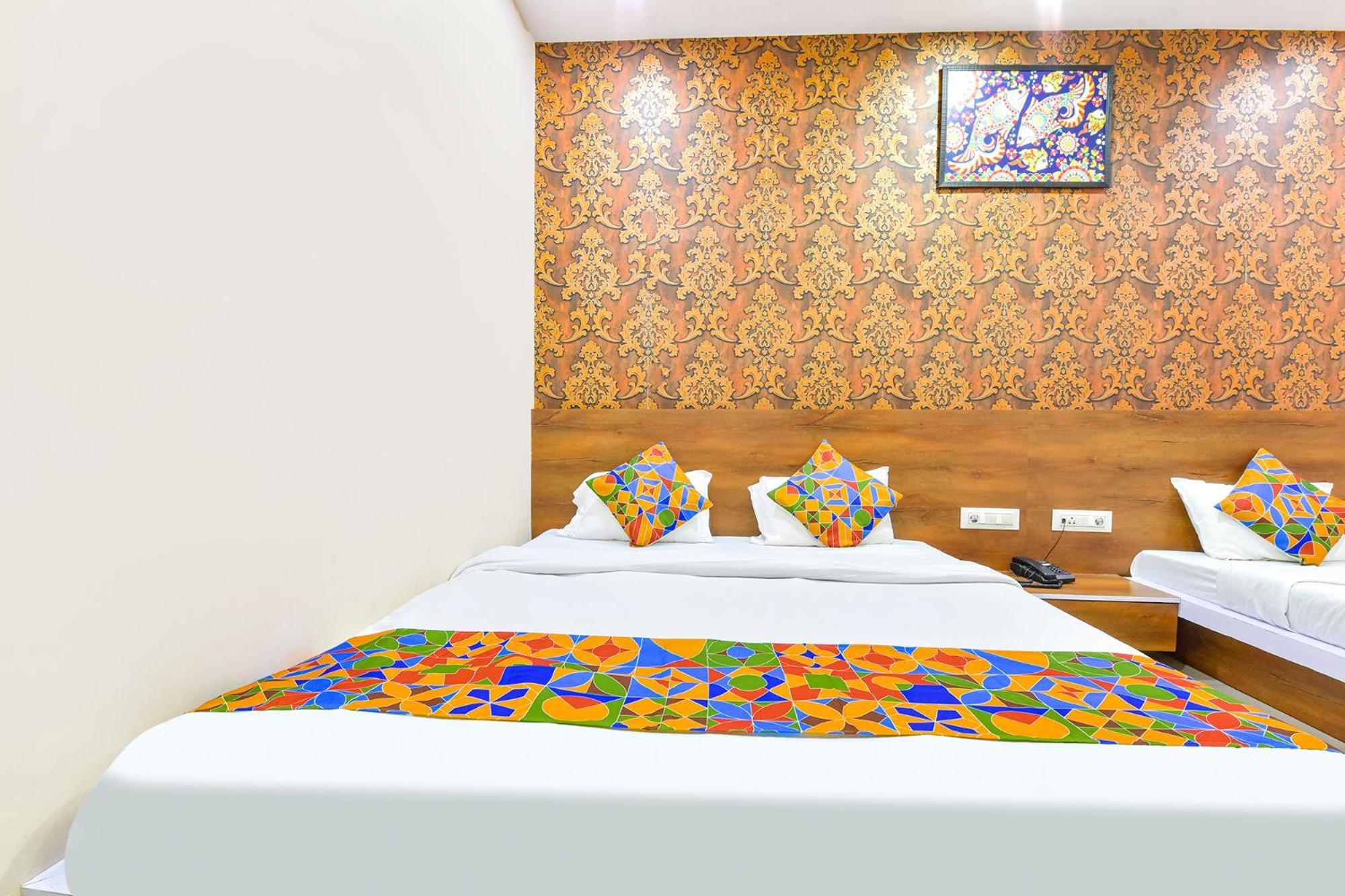 Fabhotel Raghumani Palace Ujjain Exterior foto