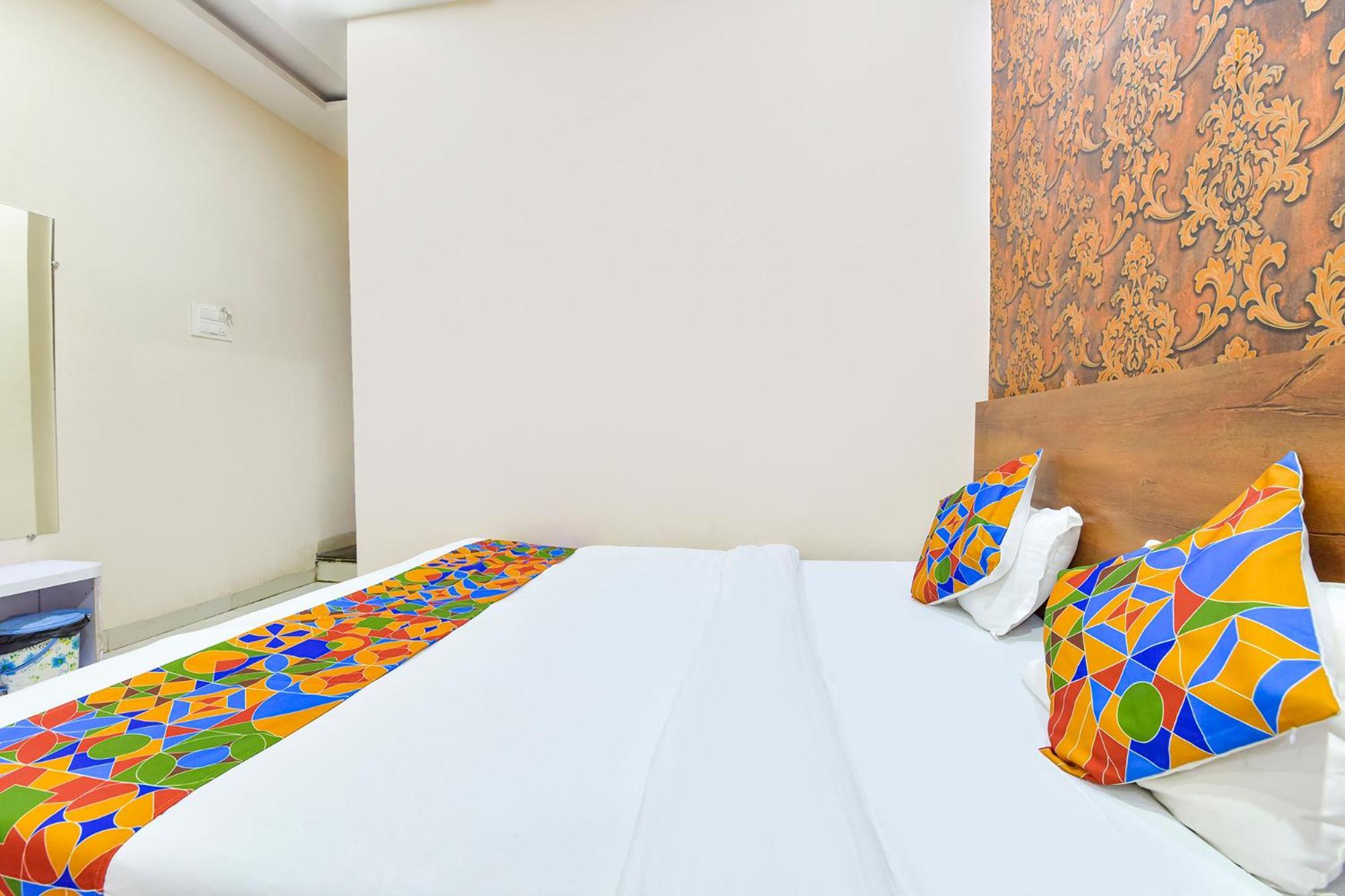 Fabhotel Raghumani Palace Ujjain Exterior foto